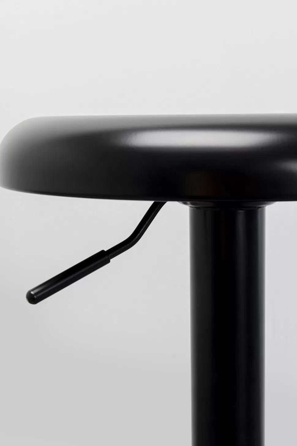 Hokery-KARE Design Hoker W Kolorze Czarnym Z Regulacją Wysokości Okrągłe Siedzisko 60-82 Cm