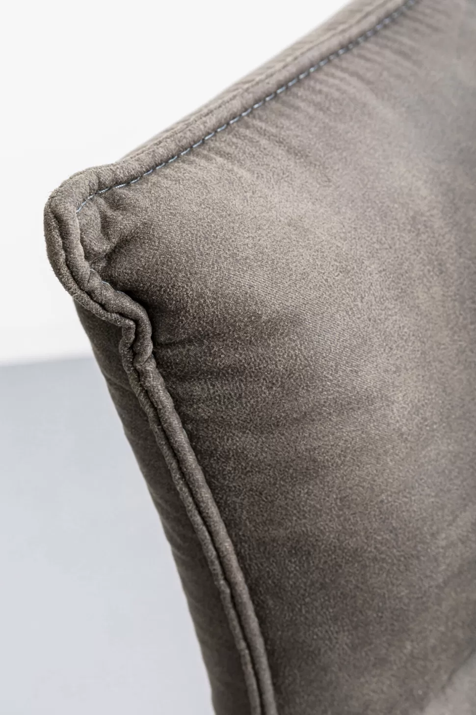 Hokery-KARE Design Hoker Z Obrotowym Siedziskiem Pikowany Brązowy Nogi Stal 69 Cm
