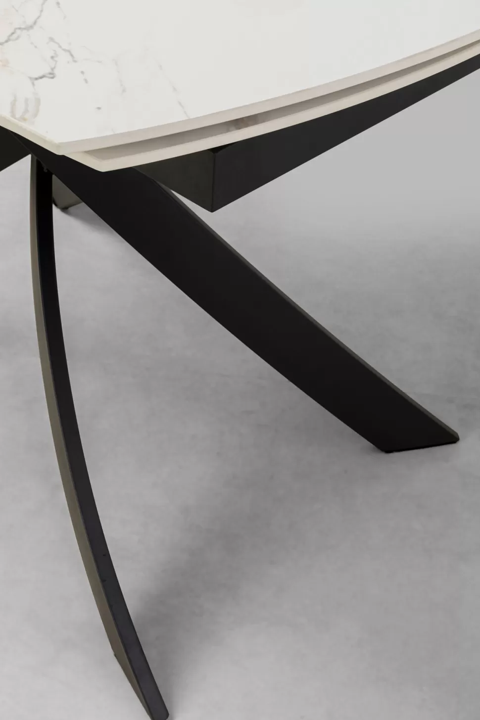 Stoły-KARE Design Stół Rozkładany Blat Ceramiczny Biały Podstawa Stal Czarna 120-180x90 Cm
