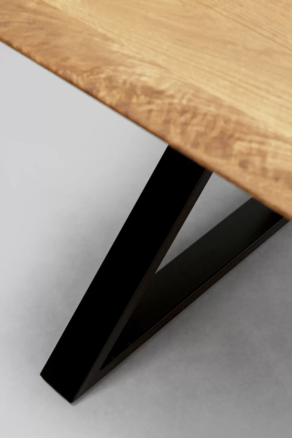 Stoły-KARE Design Stół Z Dębowym Blatem FSC Nogi Czarne Krzyżowe 180x90 Cm