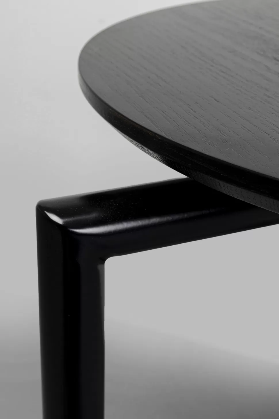 Stoliki Kawowe-KARE Design Stolik Pomocniczy Minimalistyczny Czarny Z Okrągłym Blatem Ø46 Cm
