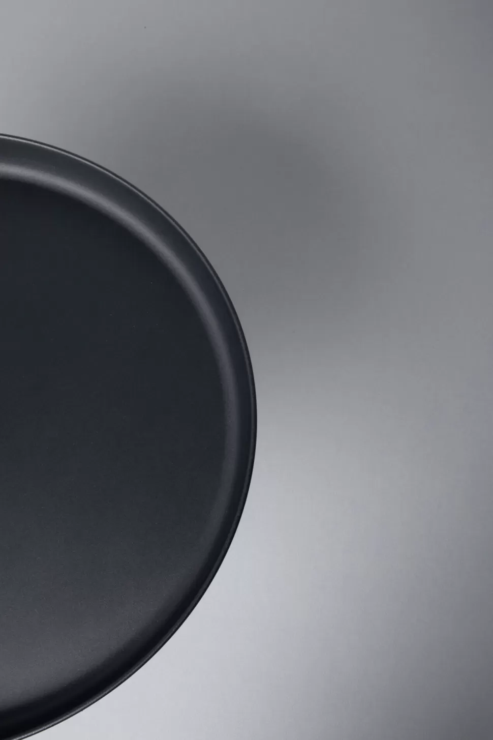 Stoliki Kawowe-KARE Design Stolik Pomocniczy Okrągły Stal Czarna I Szkło Zielone Ø50 Cm