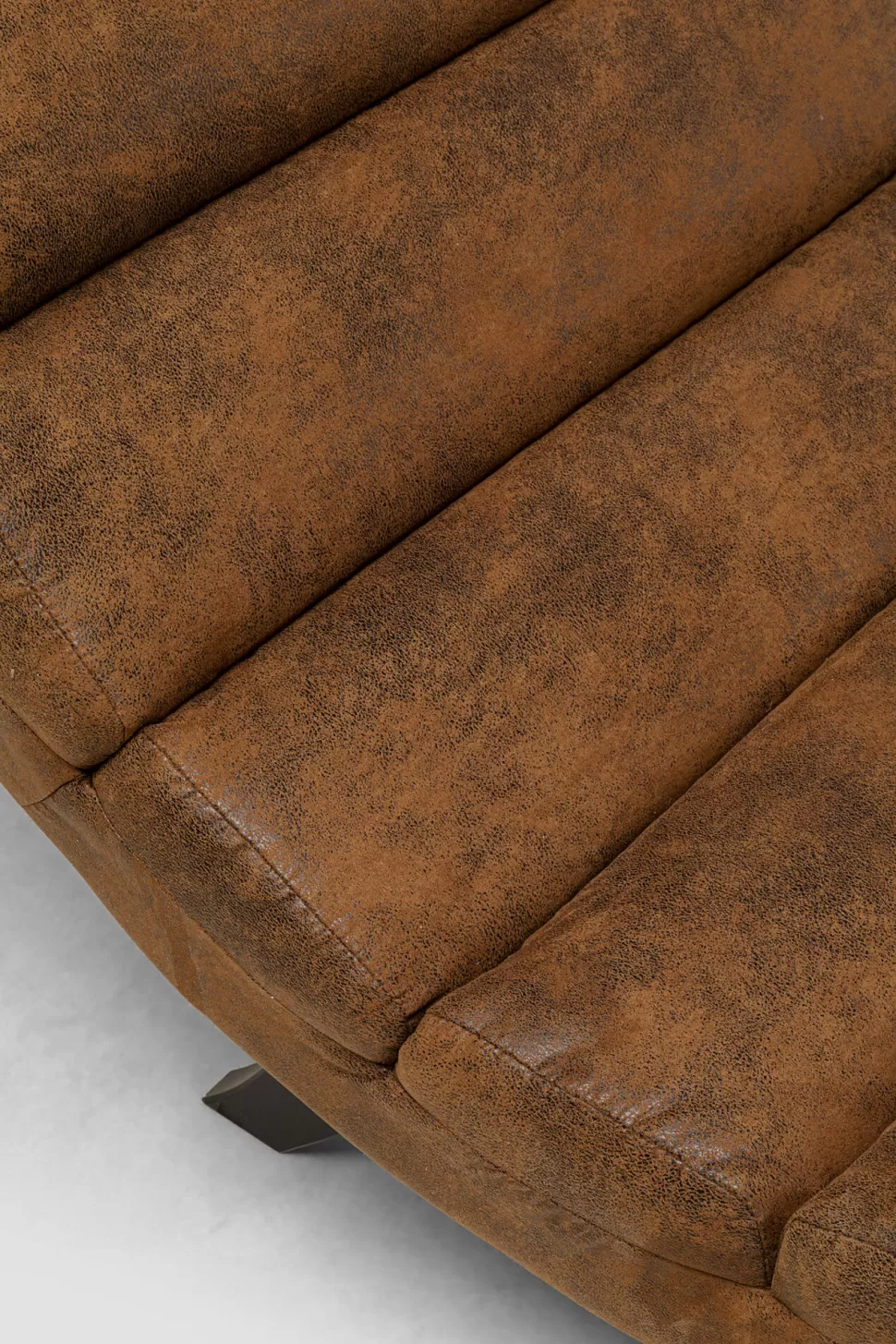 Szezlongi-KARE Design Szezlong Tapicerowany Brązowy Vintage Nogi Bukowe Czarne 190 Cm
